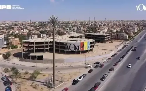 عيادة 26 متر مربع تسليم فوري في مول فوك